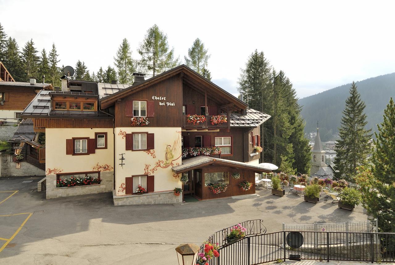 Апарт отель Chalet Dei Pini Мадонна-ди-Кампильо Экстерьер фото