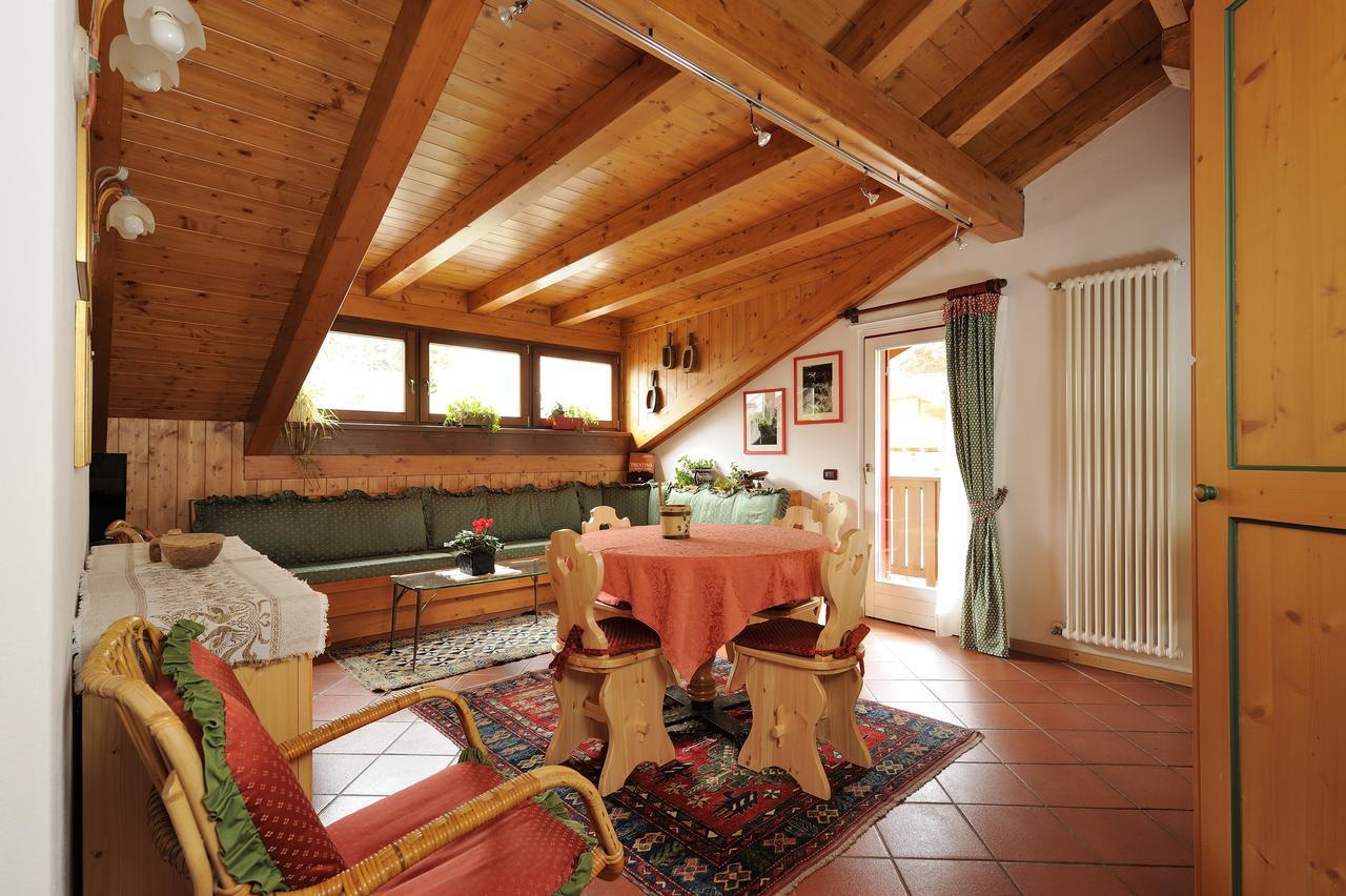 Апарт отель Chalet Dei Pini Мадонна-ди-Кампильо Экстерьер фото